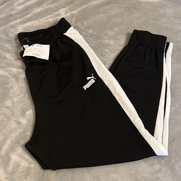 PUMA Classic Track Pant with Cat Logo, Contrast Leg Stripe and Pockets - Picture 1 of 12